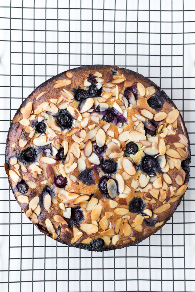 breakfast cake with berries and coconut