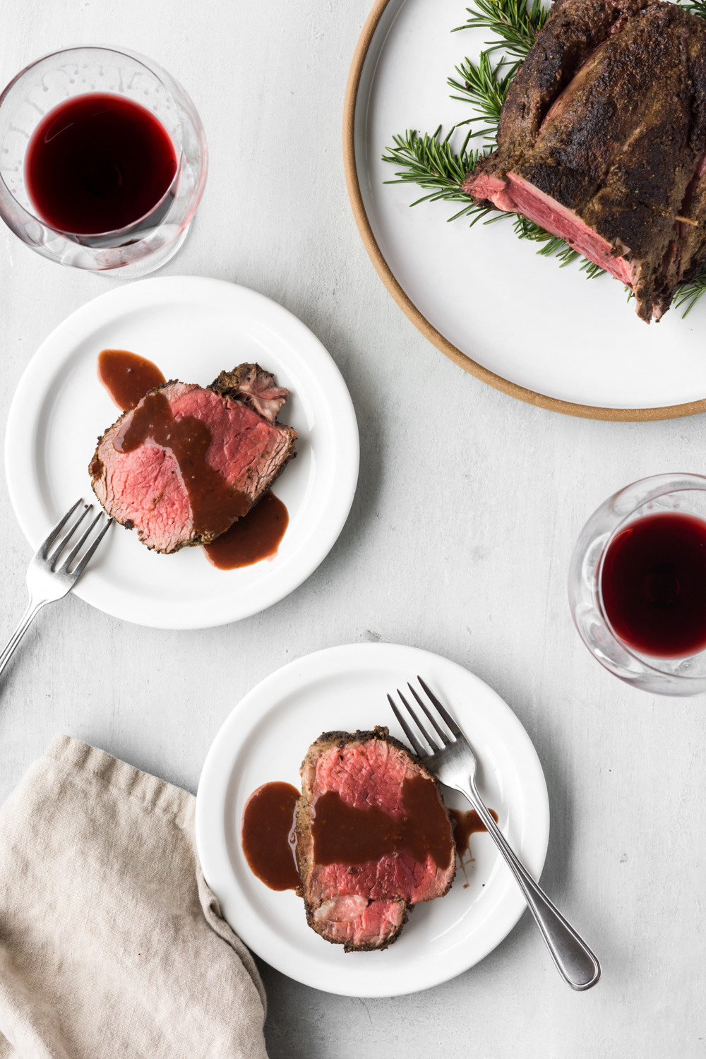 porcini crusted roasted beef tenderloin with red wine ...