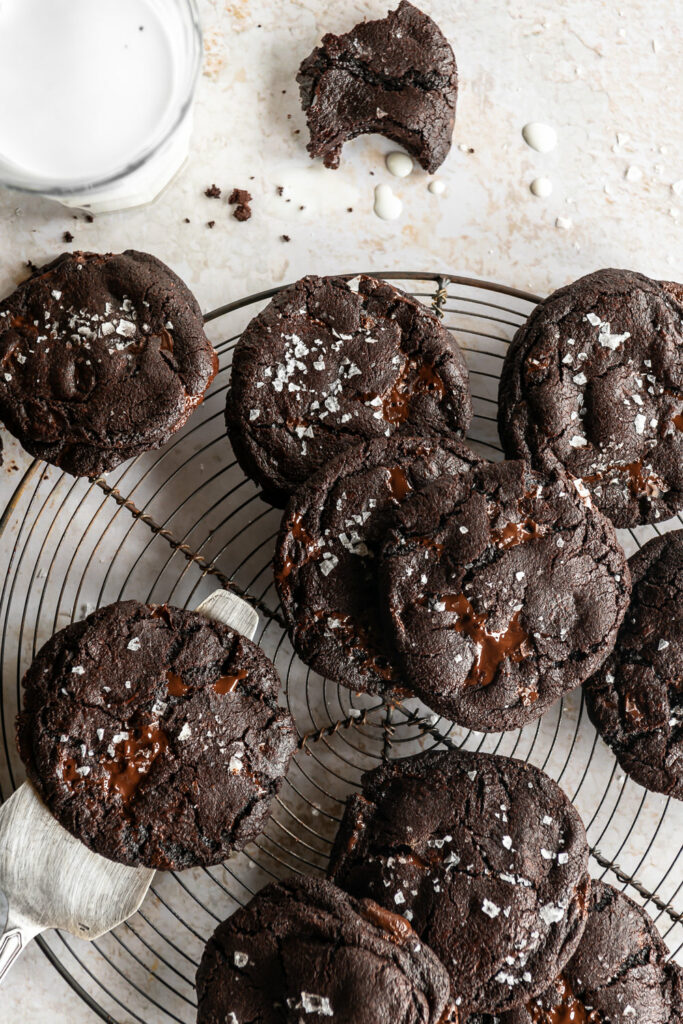 dark chocolate sea salt cookies