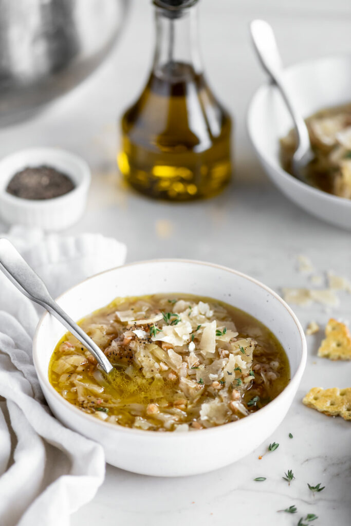 simple cabbage farro soup