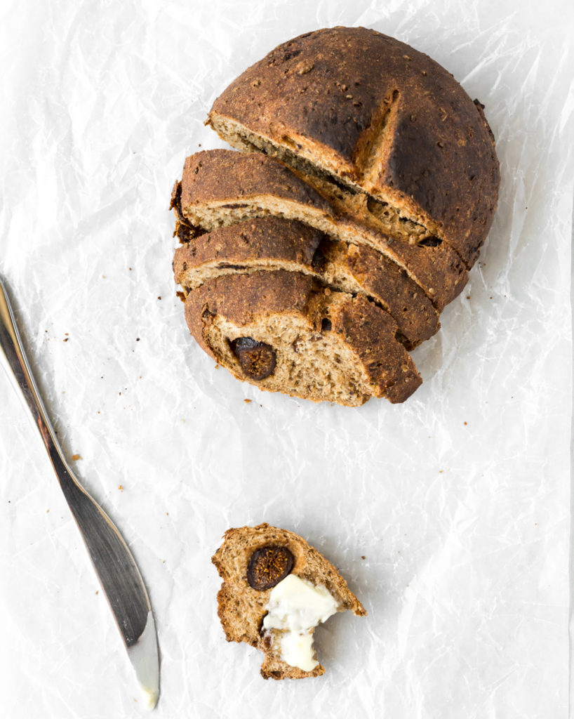 how to make yeast bread with dried figs and anise