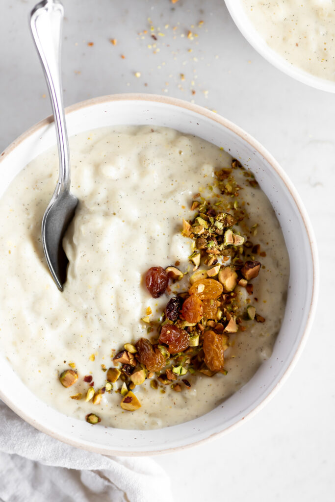 how to make vanilla and cardamom stovetop rice pudding