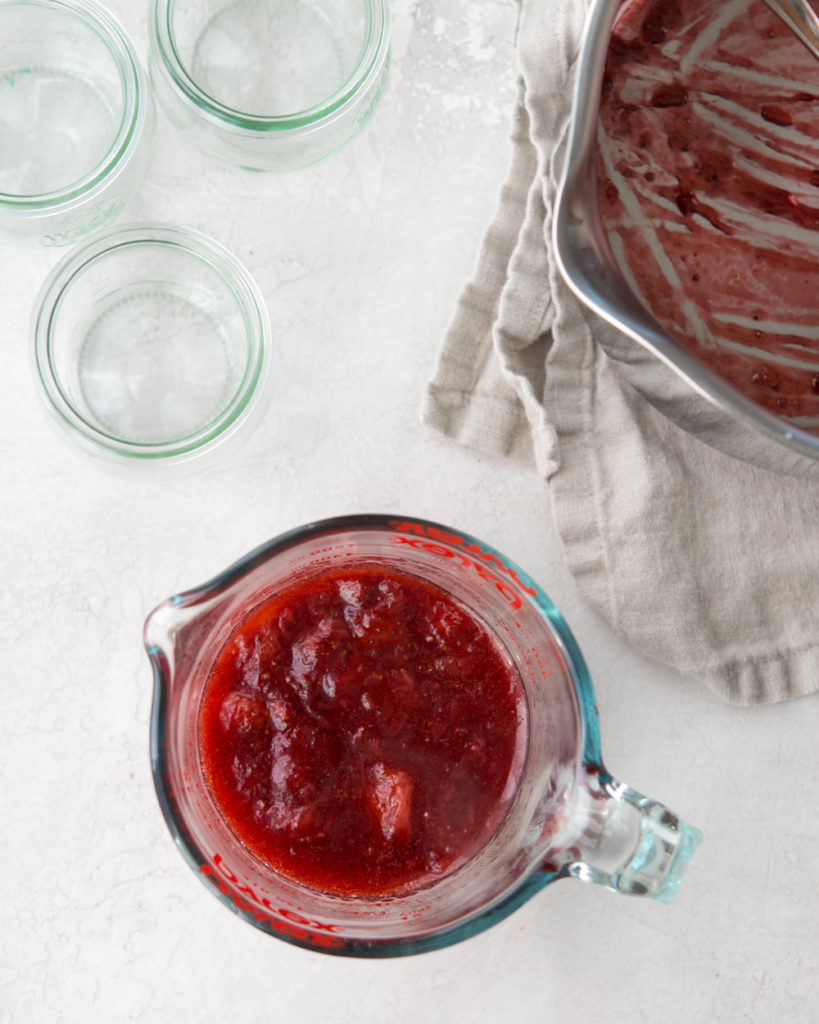 how to make black pepper strawberry jam