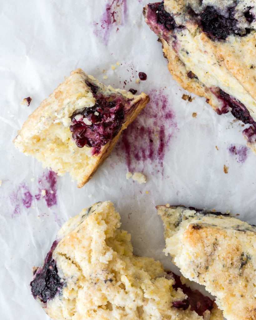 how to make blackberry cornmeal summer scones