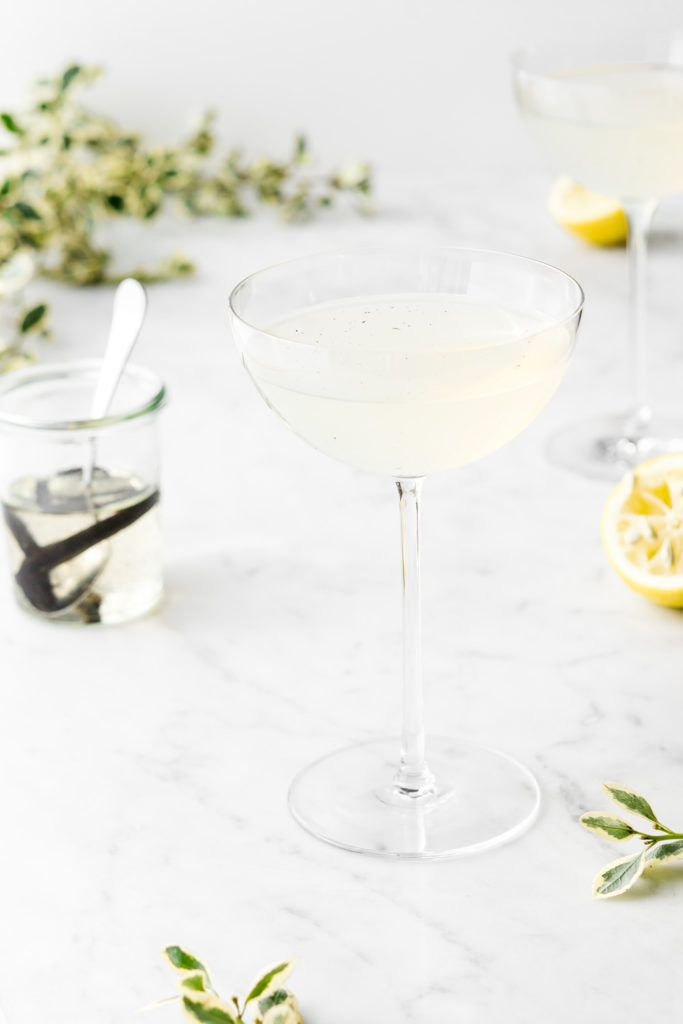 lemon gimlet with vanilla bean and vodka