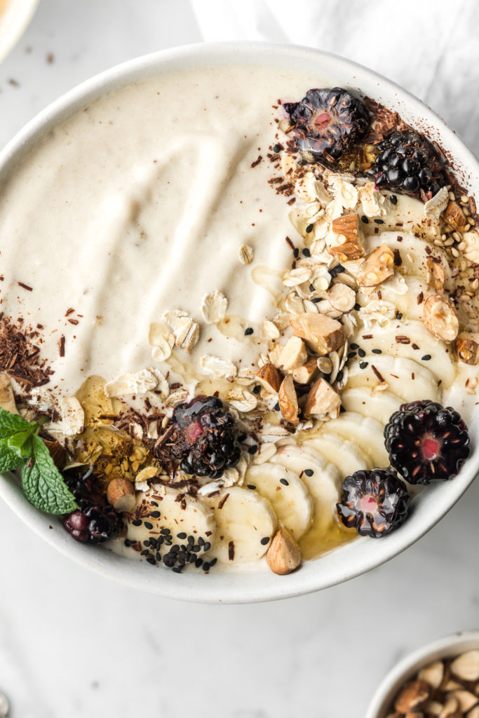 banana smoothie bowl