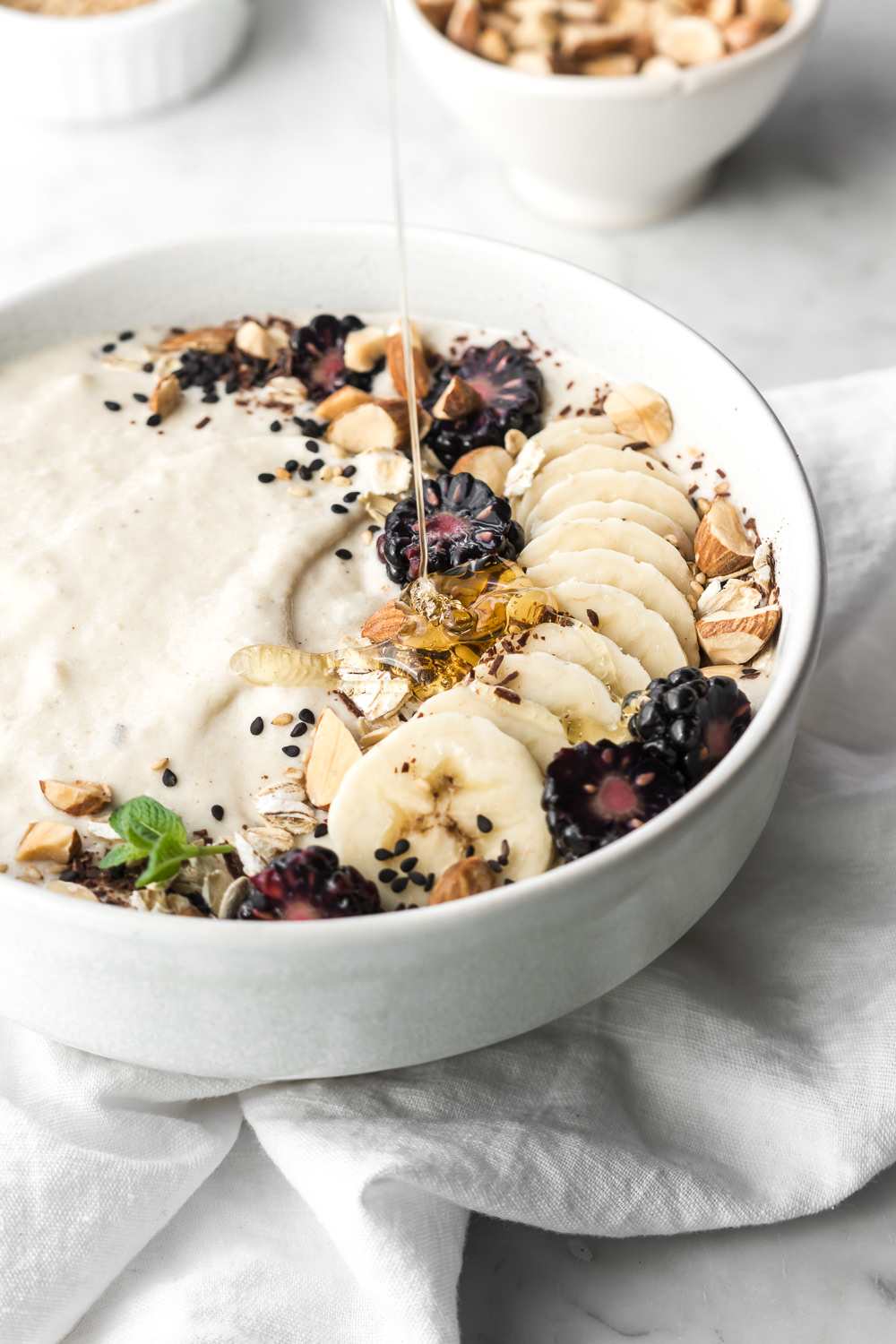 banana smoothie bowl (thick and creamy!)