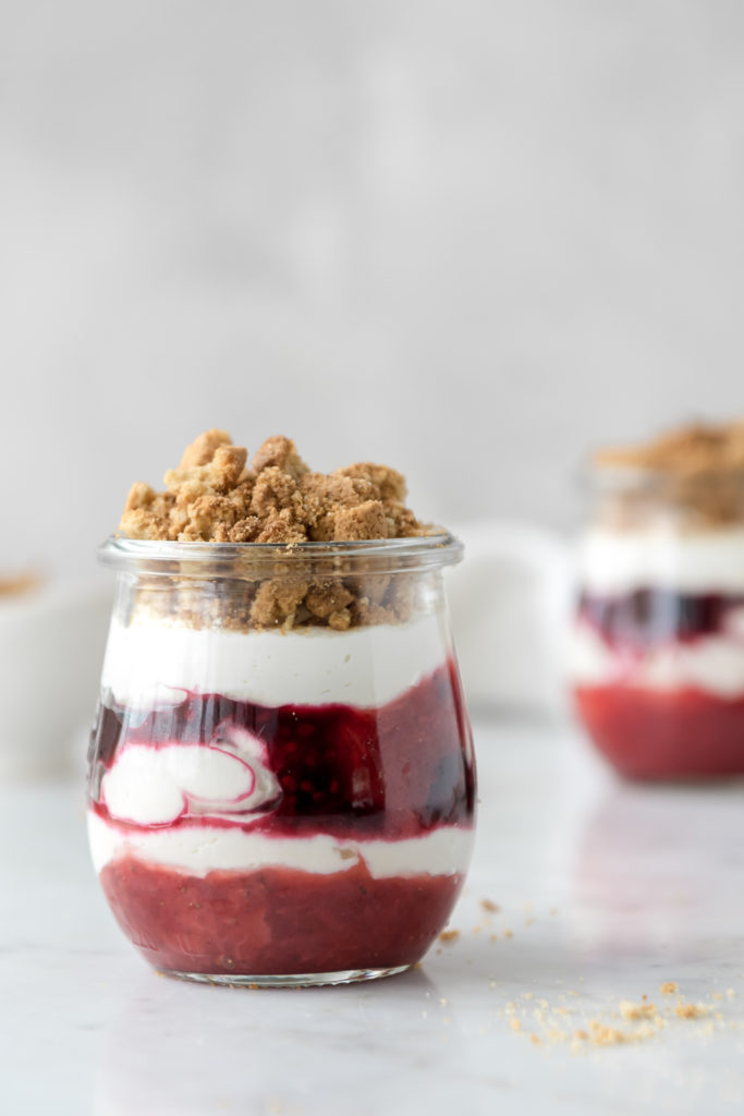 berry parfait with cheesecake and gingersnaps