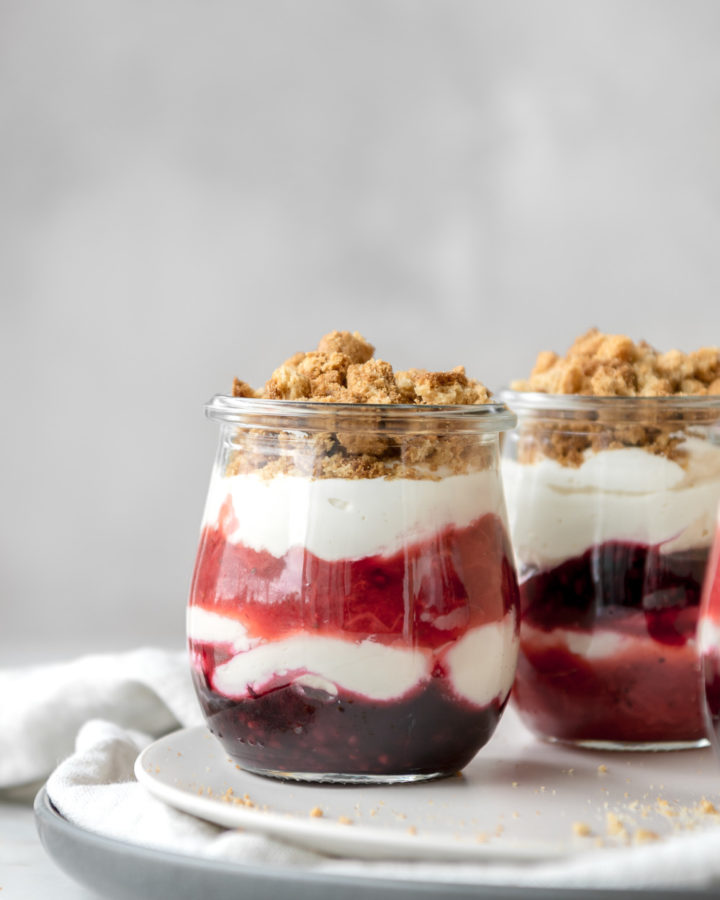 no-bake cheesecake parfait with quick berry jam