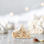 crunchy hazelnut meringue cookies with cinnamon
