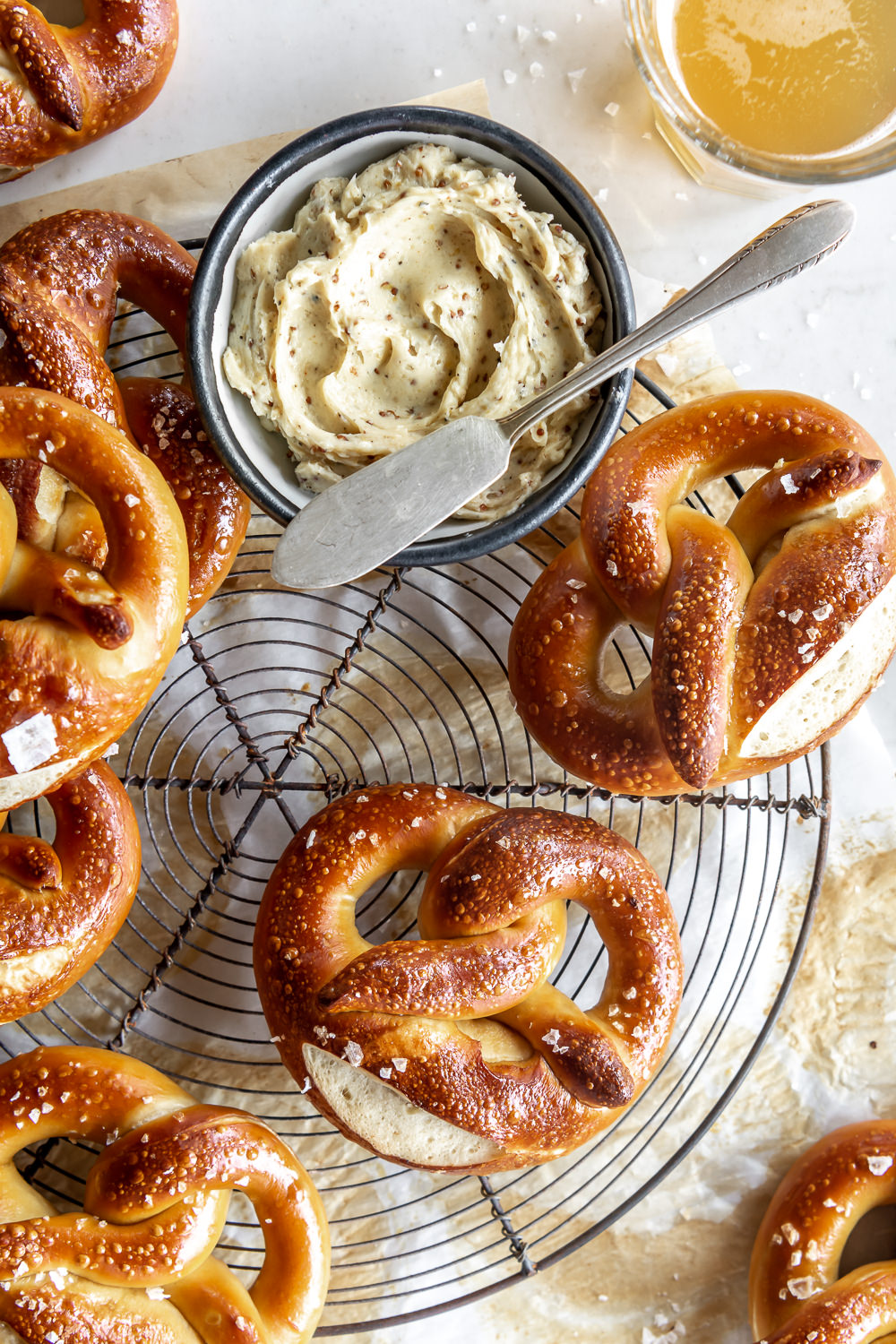 lye pretzels with butter