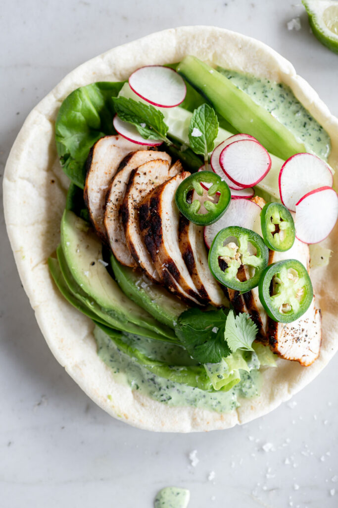 how to make grilled chicken pitas
