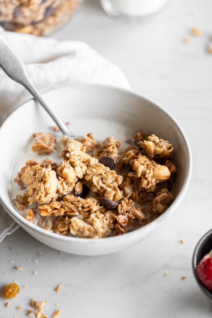 tahini granola with coconut, golden raisins and dark chocolate