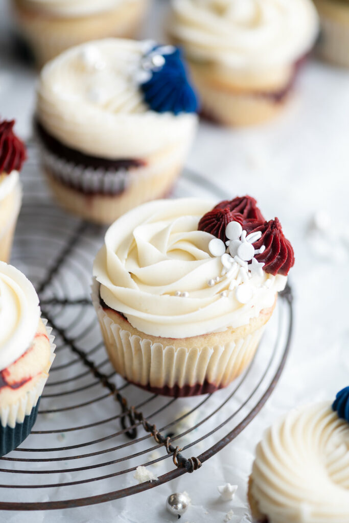 4th of july cupcakes with vanilla buttercream