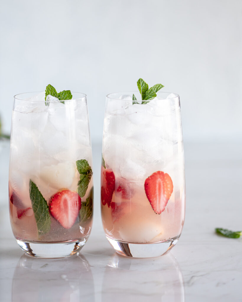 how to make a lychee mojito with strawberries and rose