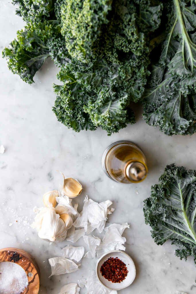 kale, garlic, olive oil, salt, pepper, red pepper flakes