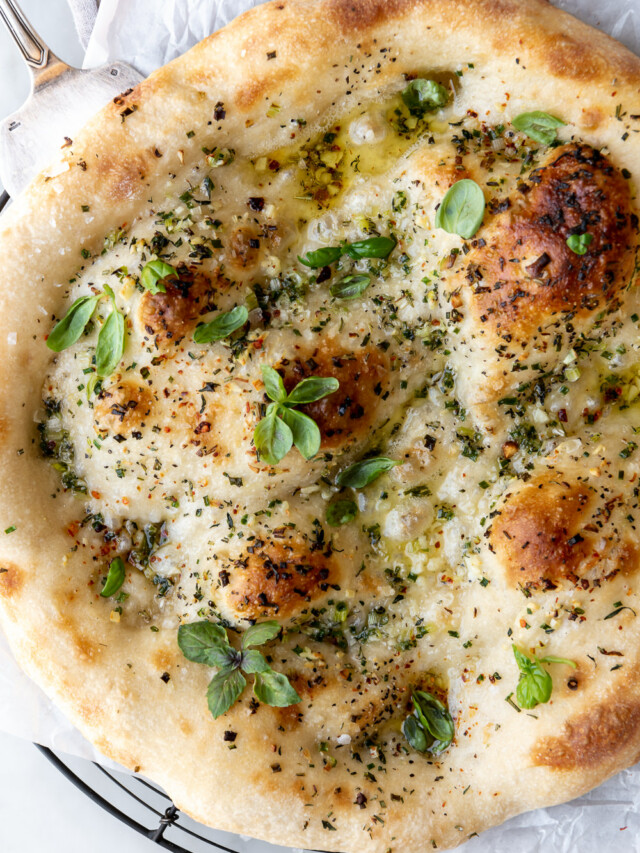 garlic pizza with fresh herbs