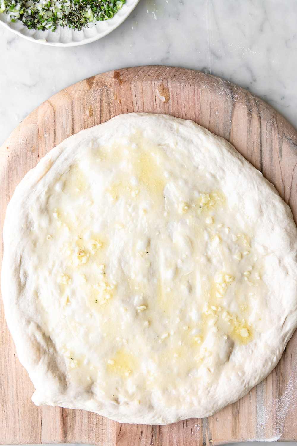 buttery garlic pizza With Spice