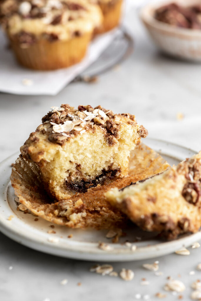 cinnamon filled cinnamon muffins with streusel topping
