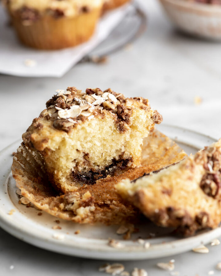 cinnamon filled cinnamon muffins with streusel topping