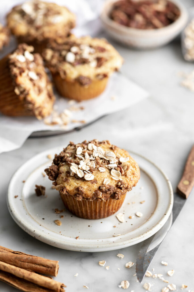 cinnamon muffins with streusel topping