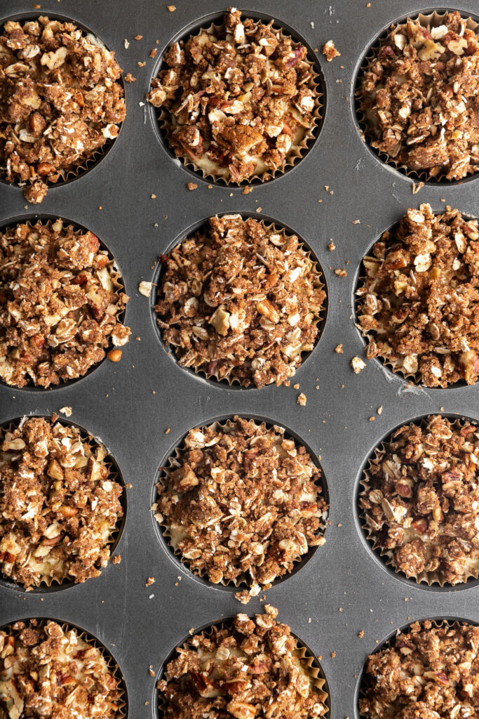 how to make cinnamon streusel muffins