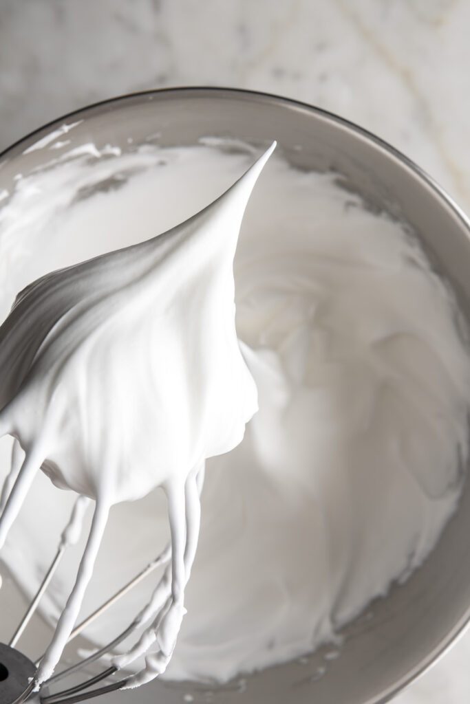 how to beat egg whites for meringue