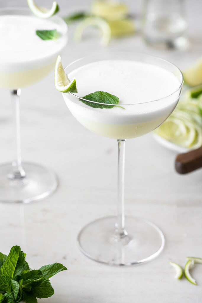 gin egg white cocktail