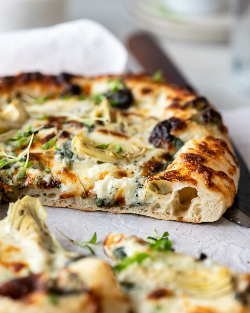 how to make artichoke pizza with spinach alfredo sauce