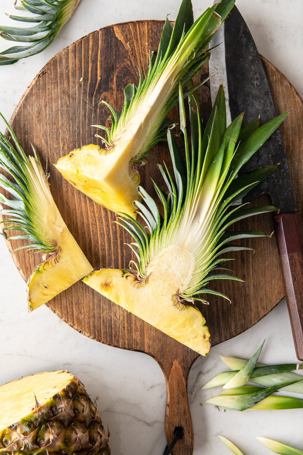 how to make pineapple garnish cocktails