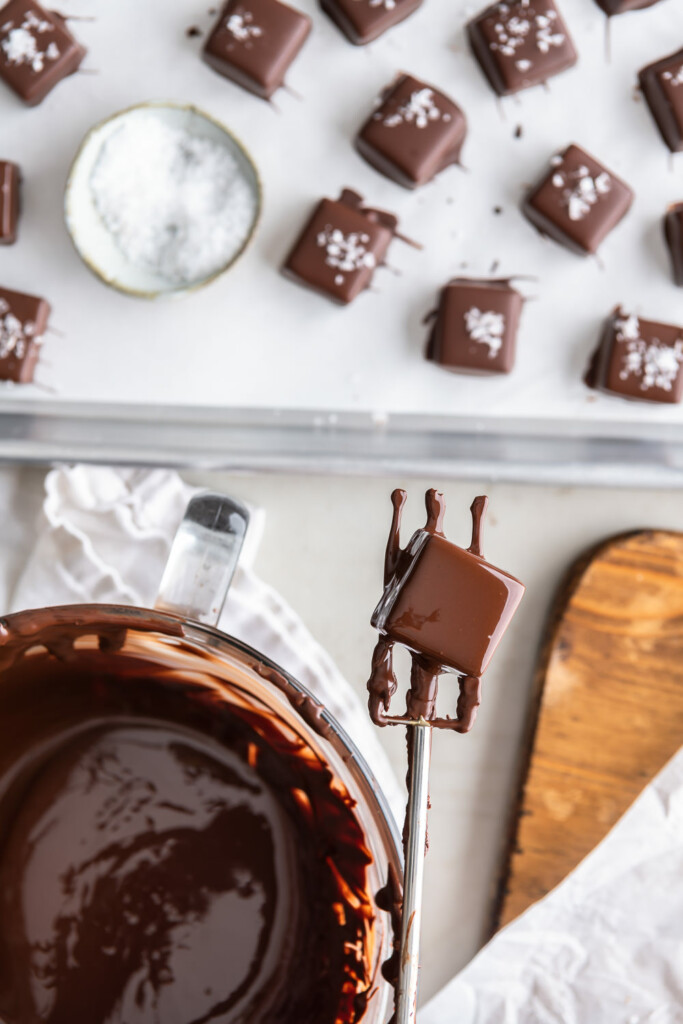 9_how to dip caramels in tempered chocolate