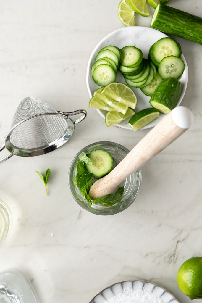 1_how to make a cucumber margarita