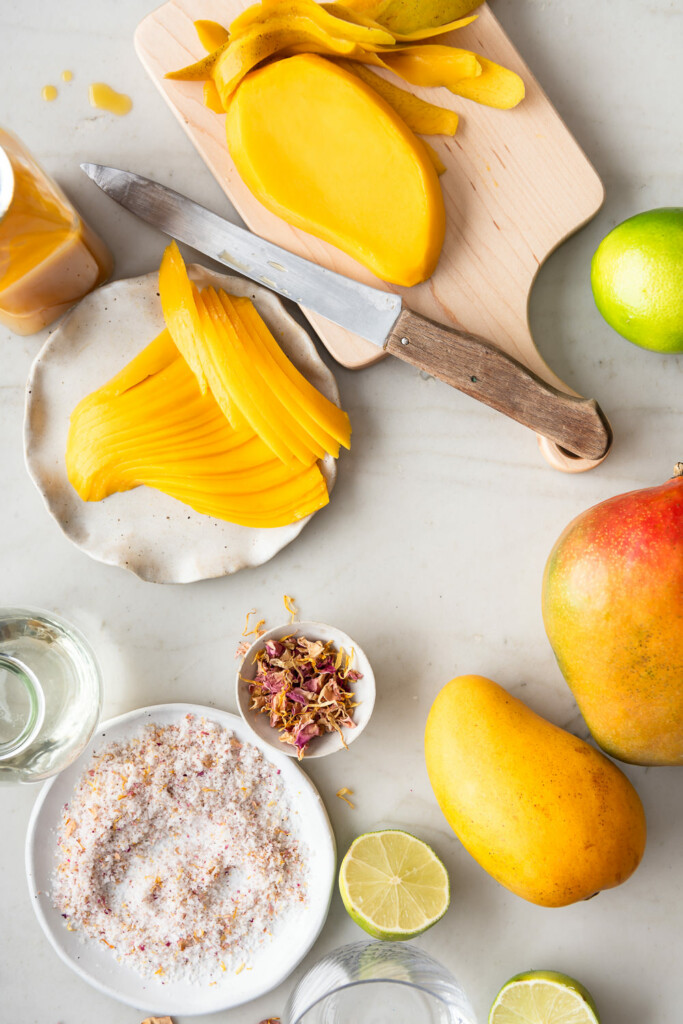 ingredients_mango, tequila, limes, simple syrup