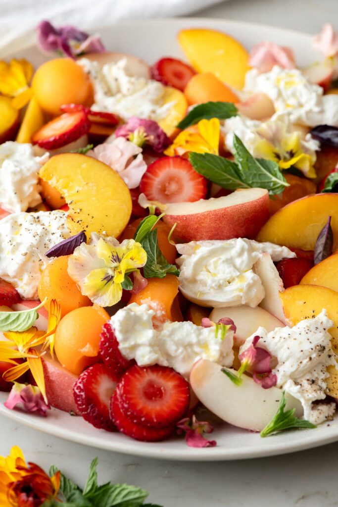 peach and burrata salad