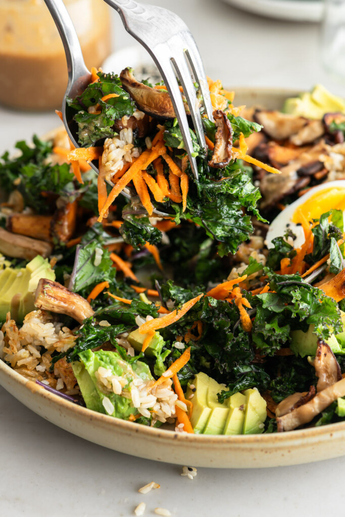 kale breakfast salad