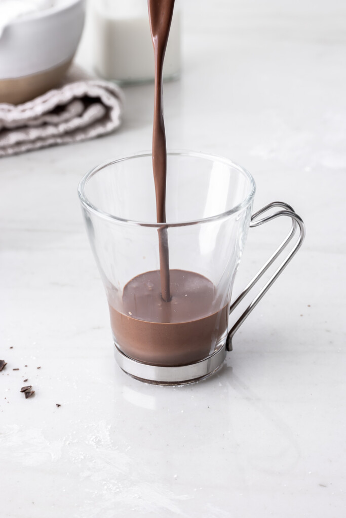 4_pour homemade hot chocolate in mug