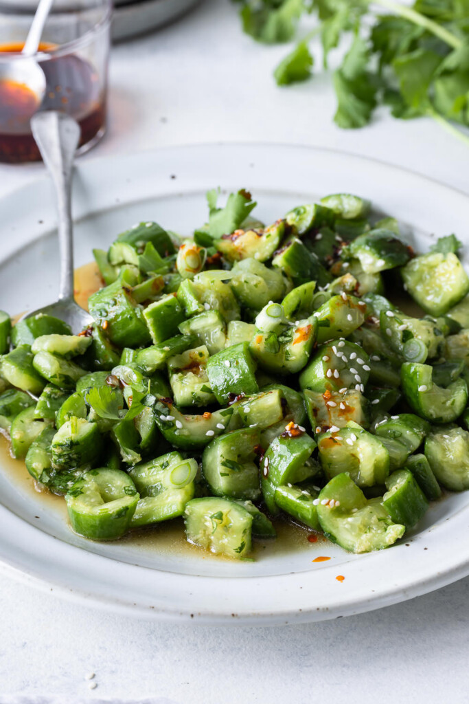 how to make smashed cucumber salad