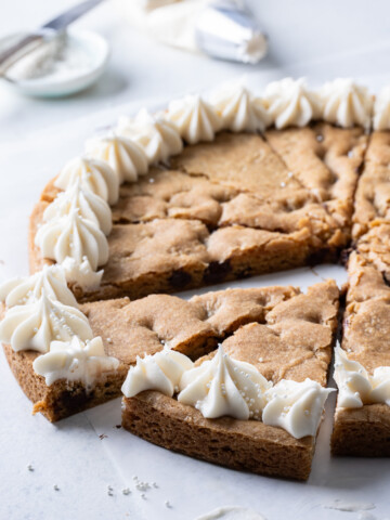 chocolate chip cookie cake