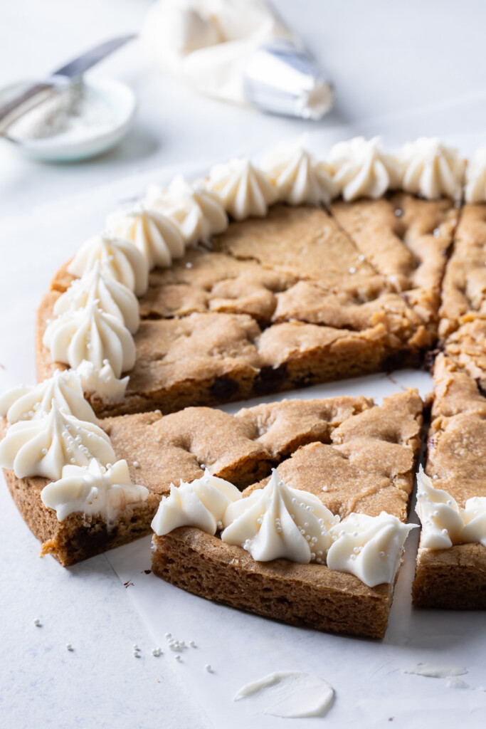 chocolate chip cookie cake