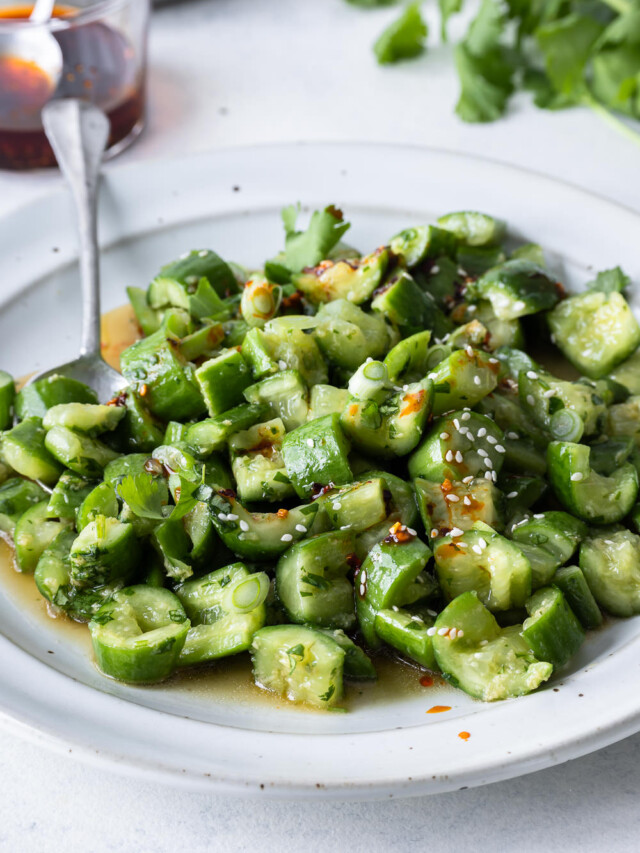 how to make smashed cucumber salad