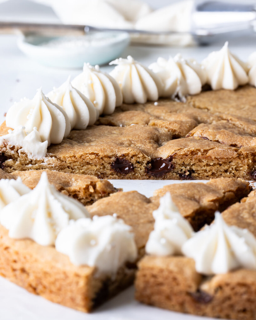 giant chocolate chip cookie cake